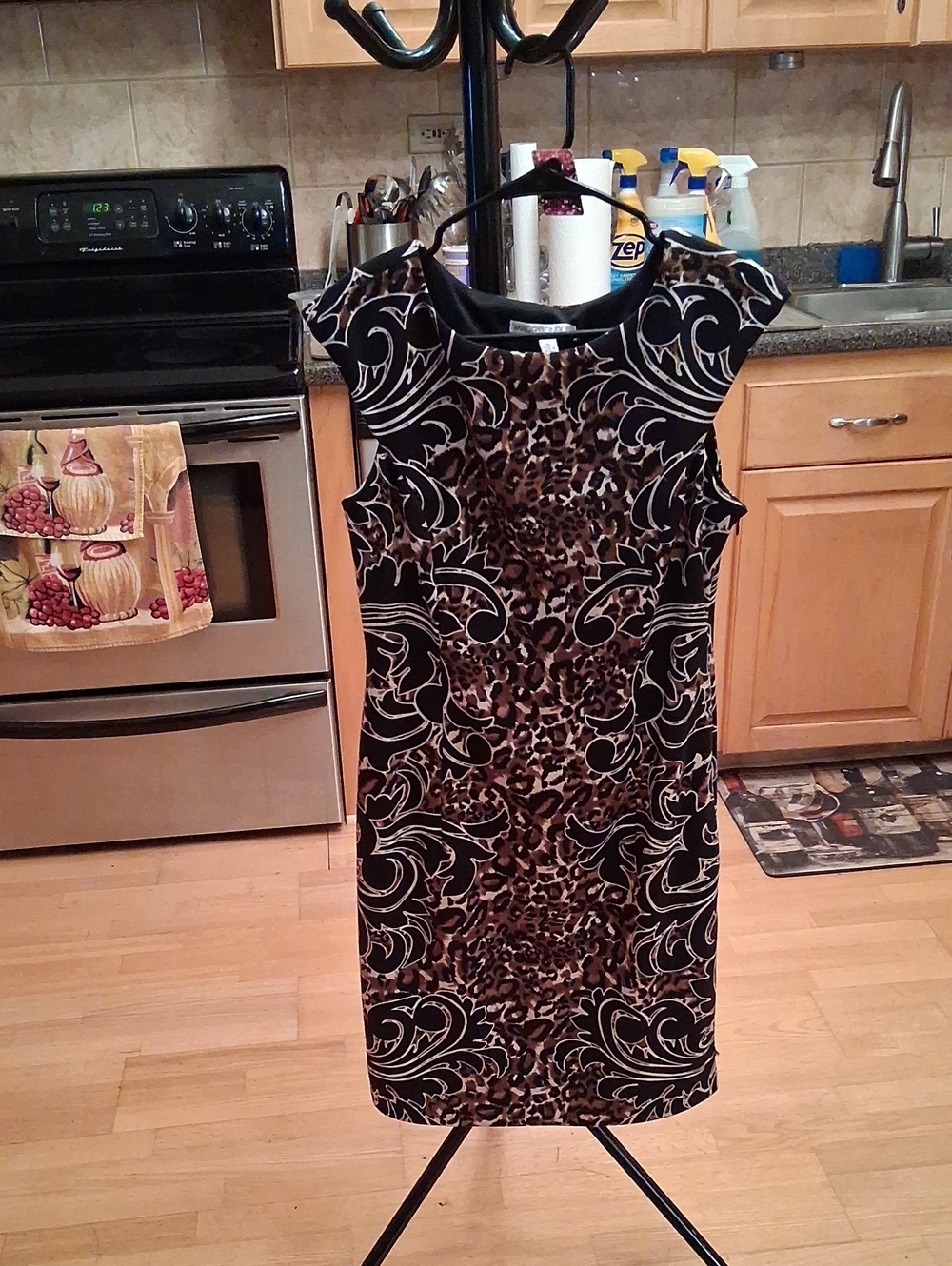 Maggy London Black and Brown Leopard Print Cap Sleeve Mini Dress